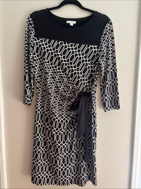 New York & Company Black and White Geometric Long-Sleeve Dress